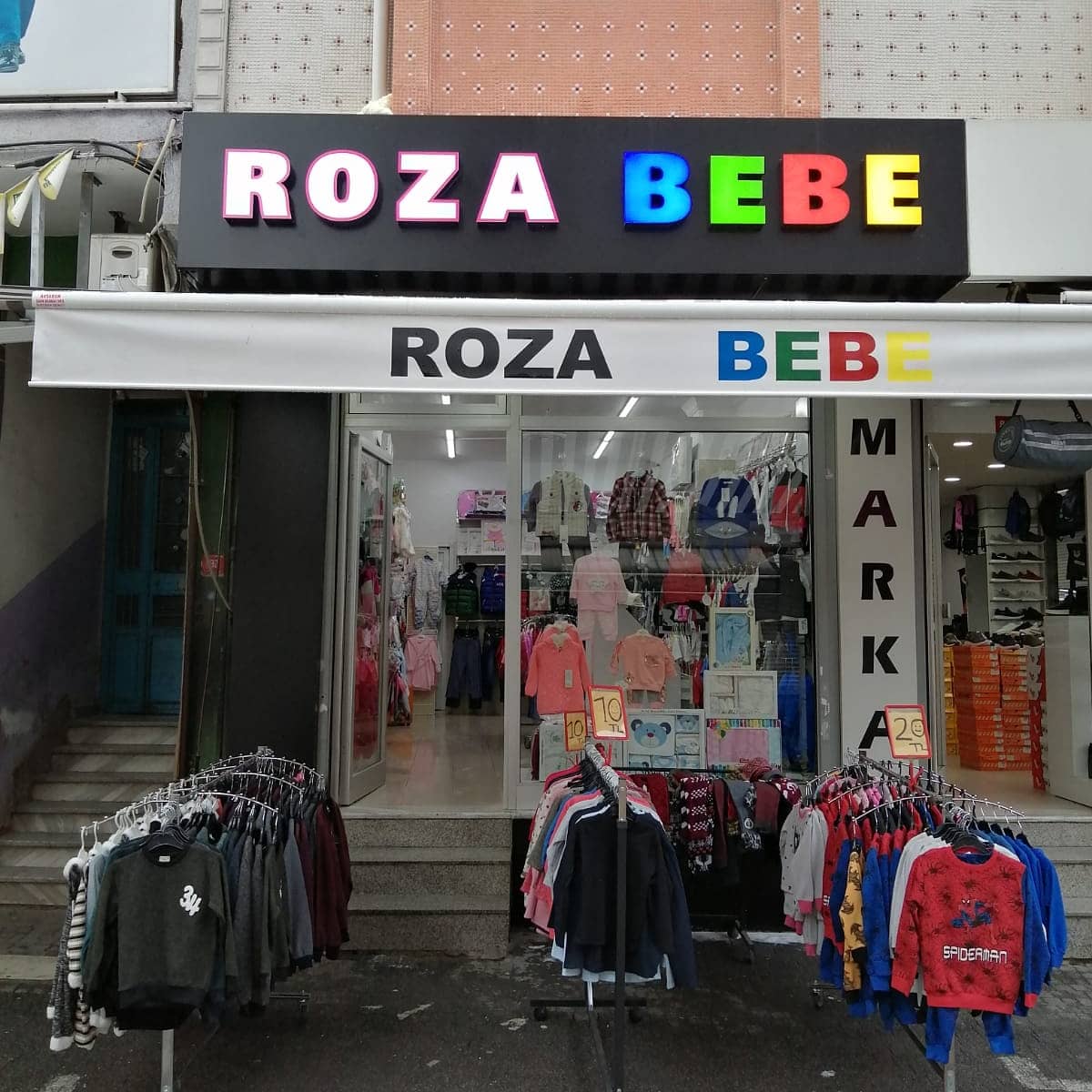 Roza Bebe Çocuk Giyim Mağazası Işıklı Kutu Harf Tabela - Renkli LED Cephe Yazısı