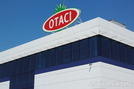 Otacı çatı üstü logo tabela kırmızı zemin beyaz yazı oval tasarım dış mekan uygulaması