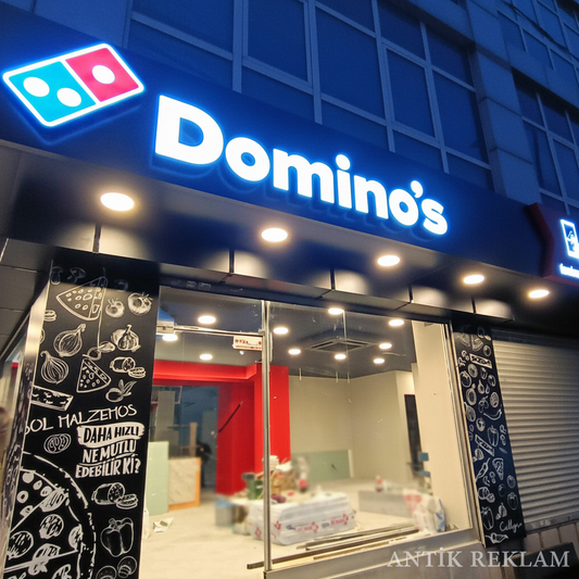 Domino's Pizza cephe tabela ışıklı kutu harf lightbox logo gece görünümü