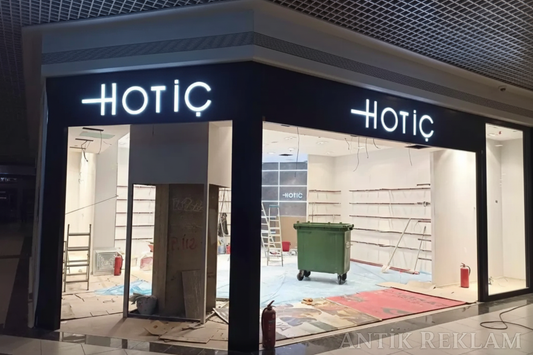 Hotic mağaza cephesi LED aydınlatmalı kutu harf tabela iç mekan uygulaması