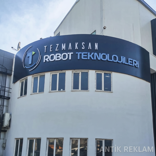 Tezmaksan Robot Teknolojileri çatı tabelası mavi pleksi kutu harf görünümü