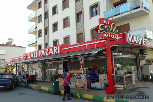 Ege Salı Pazari Market elektrostatik boyalı kutu harf tabela cephe görünümü